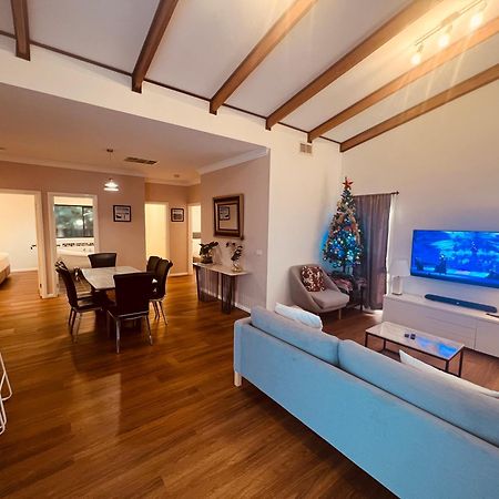 Cosy 4Br Home 15 Minutes Away From Melbourne Airport St Albans المظهر الخارجي الصورة