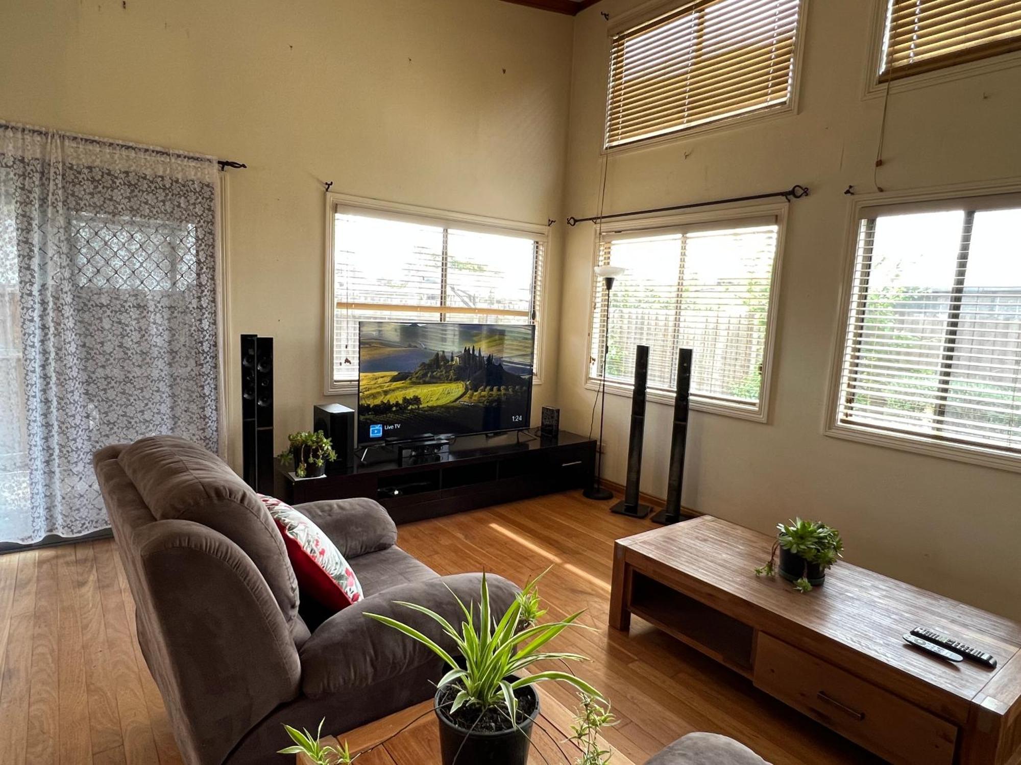 Cosy 4Br Home 15 Minutes Away From Melbourne Airport St Albans المظهر الخارجي الصورة