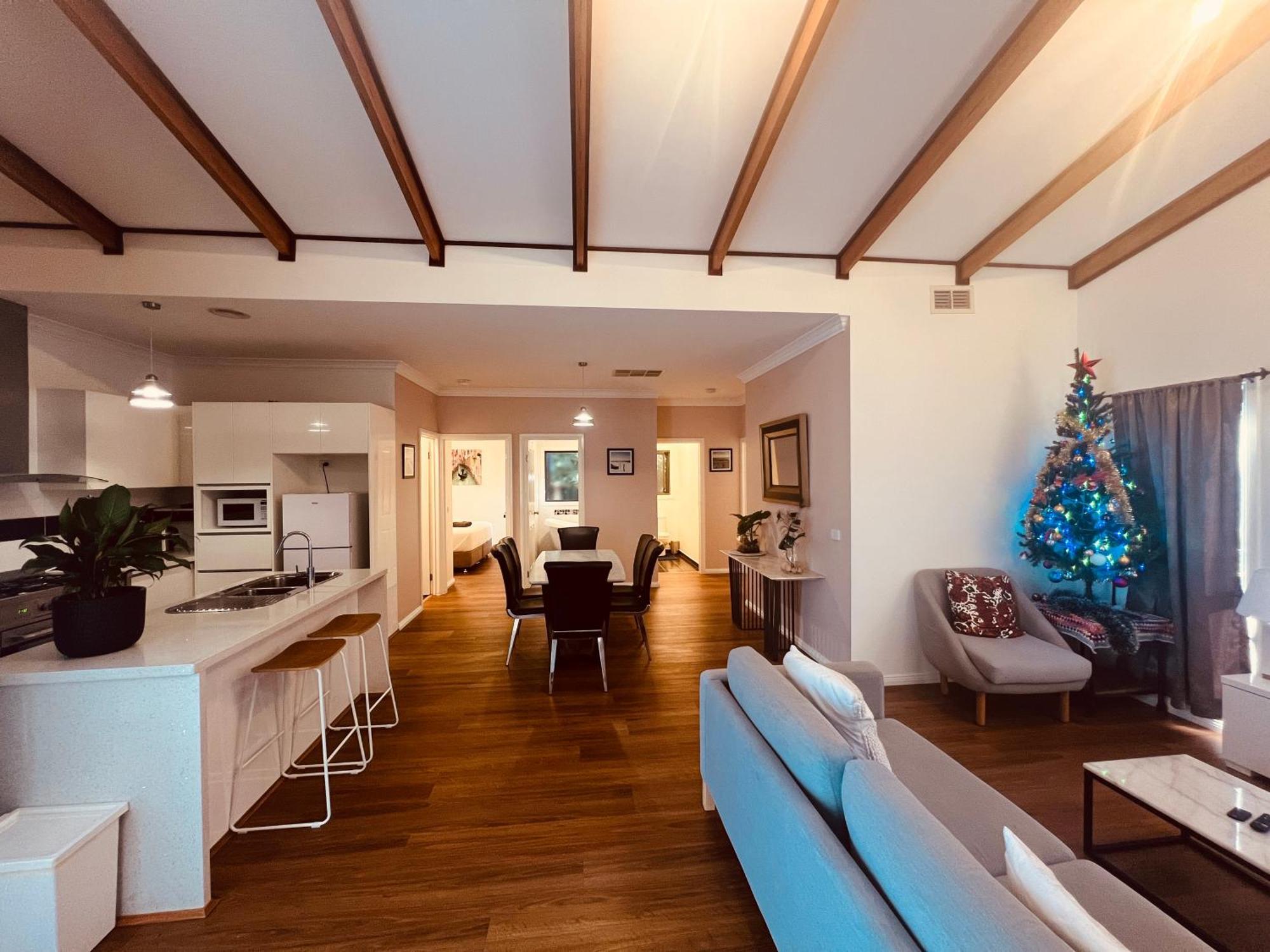 Cosy 4Br Home 15 Minutes Away From Melbourne Airport St Albans المظهر الخارجي الصورة