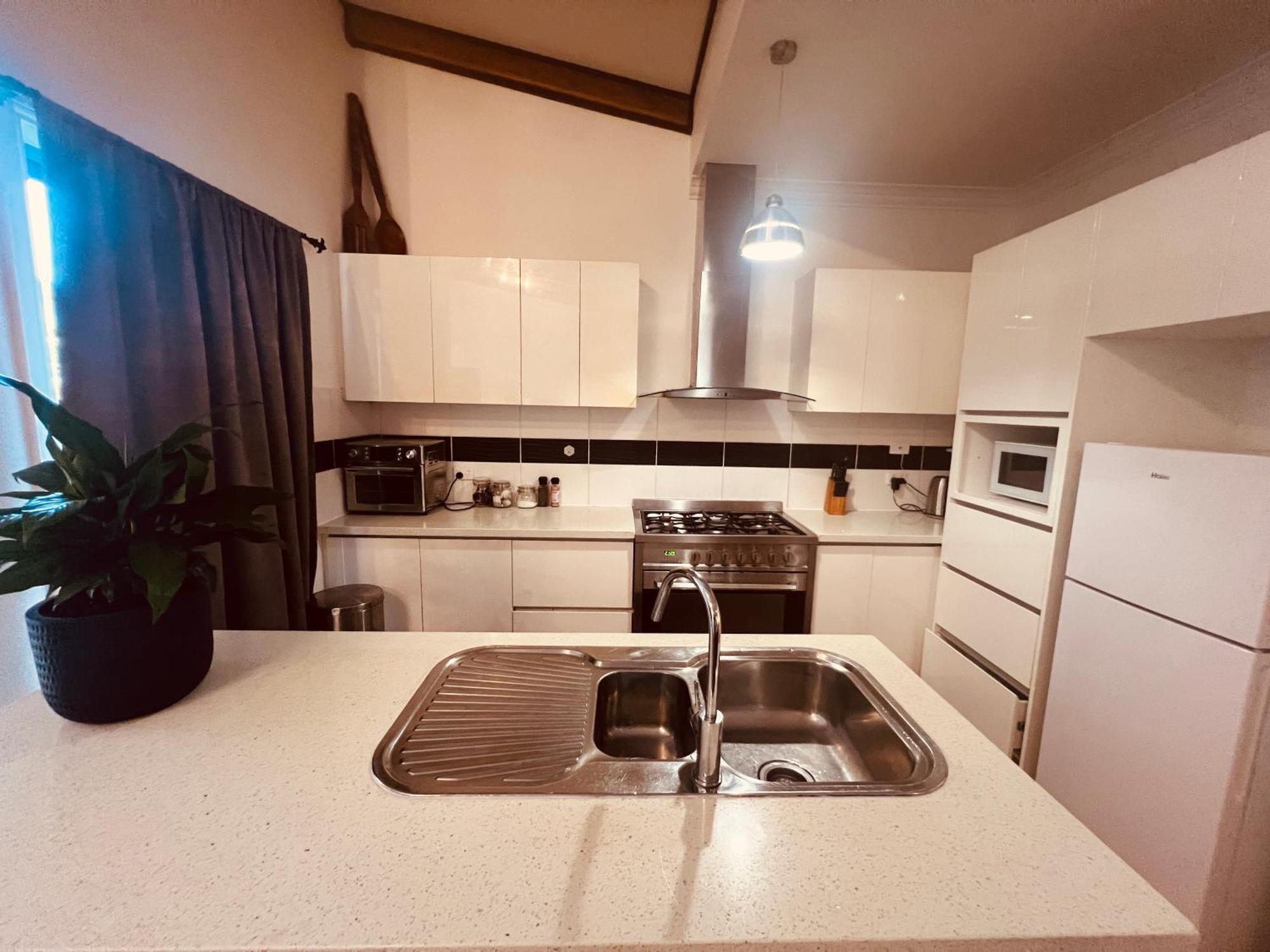 Cosy 4Br Home 15 Minutes Away From Melbourne Airport St Albans المظهر الخارجي الصورة