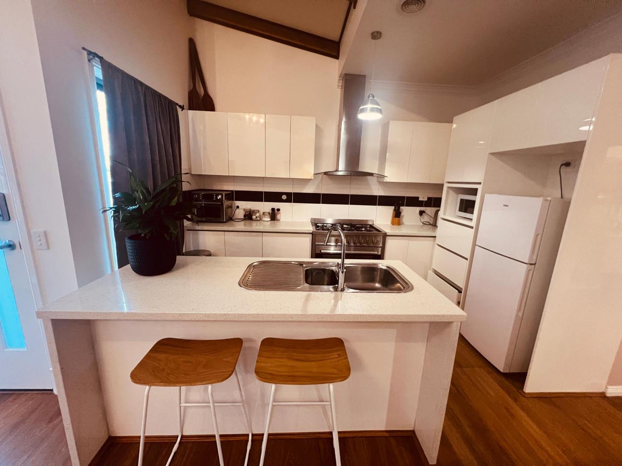 Cosy 4Br Home 15 Minutes Away From Melbourne Airport St Albans المظهر الخارجي الصورة
