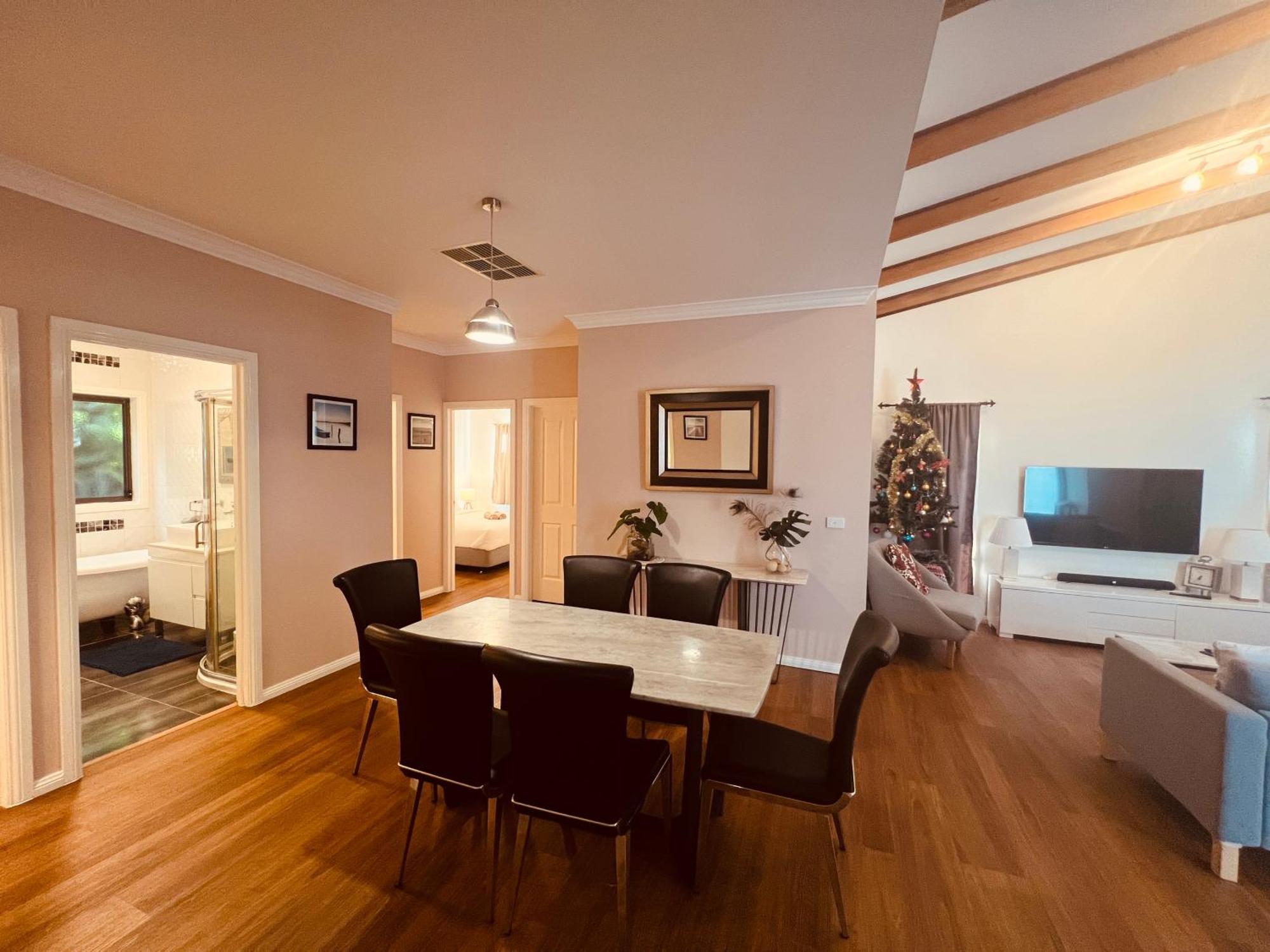 Cosy 4Br Home 15 Minutes Away From Melbourne Airport St Albans المظهر الخارجي الصورة
